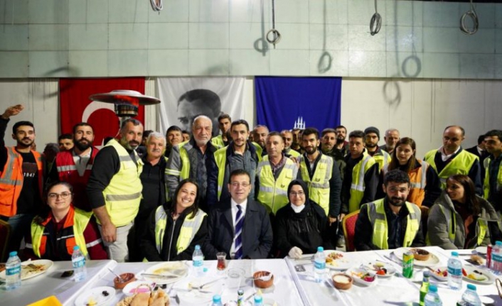 İmamoğlu, yerin 25 metre altında metro çalışanlarıyla iftar yaptı