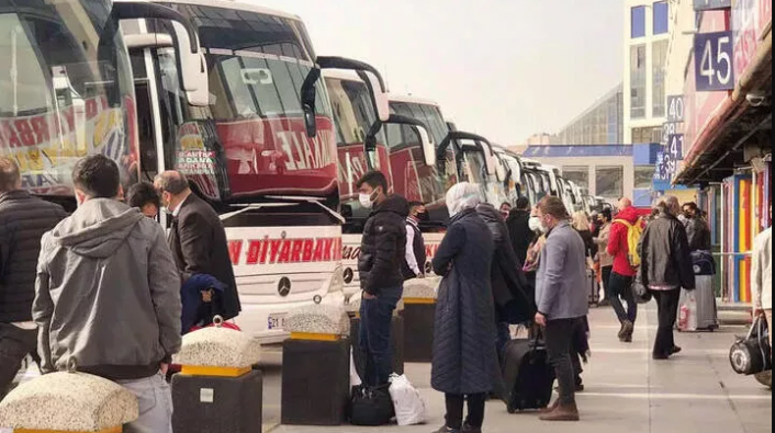 Bayramda otobüs ve uçak fiyatları: En düşük gidiş-dönüş 700 lira!