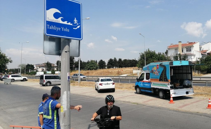 İstanbul'un Marmara'ya Kıyısı Bulunan 17 İlçesine 100 Tsunami Tabelası Konulacak