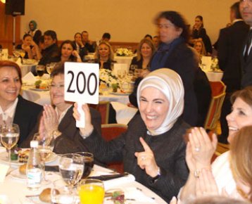 Emine Erdoğan 20 bin liralık tablo aldı