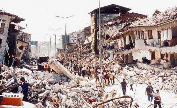 17 Ağustos Depremi'nin üzerinden 23 yıl geçti: Acılar hala taze...