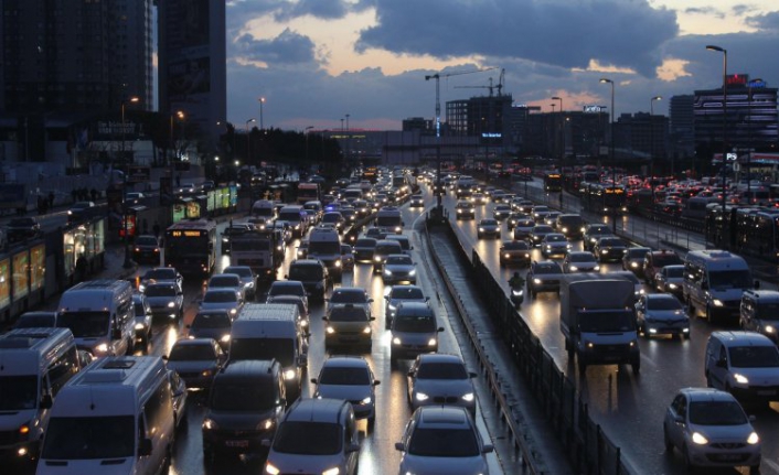 Trafikte hem taşıtlara hem yolculara yeni kurallar geldi