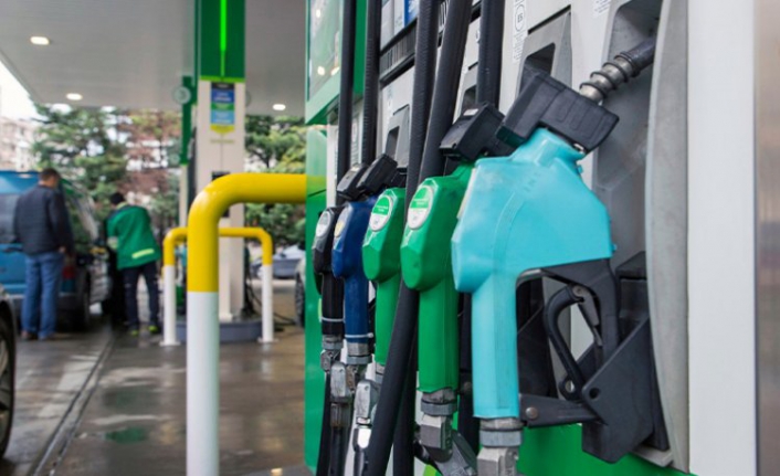 Benzine dev zam geliyor: Bu geceden itibaren geçerli