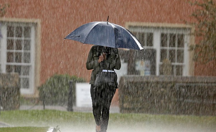 Sarı ve turuncu alarm verildi: Meteoroloji, AFAD ve AKOM'dan 'kuvvetli sağanak' uyarısı