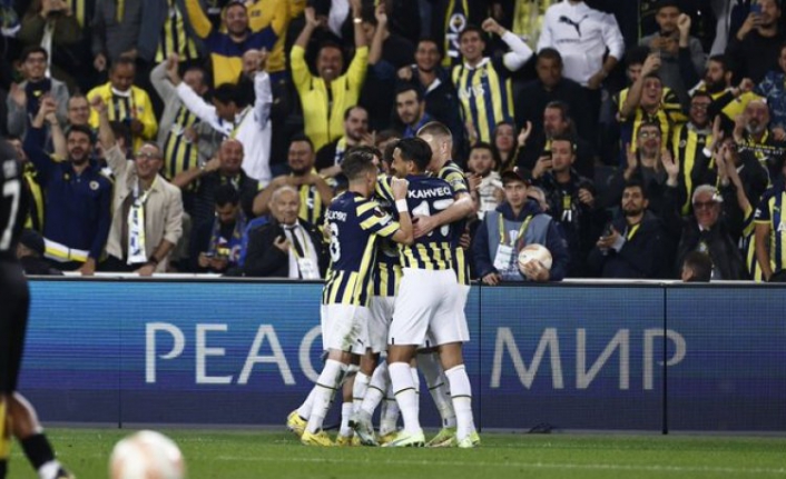 Fenerbahçe AEK Larnaca'yı 2 golle geçti