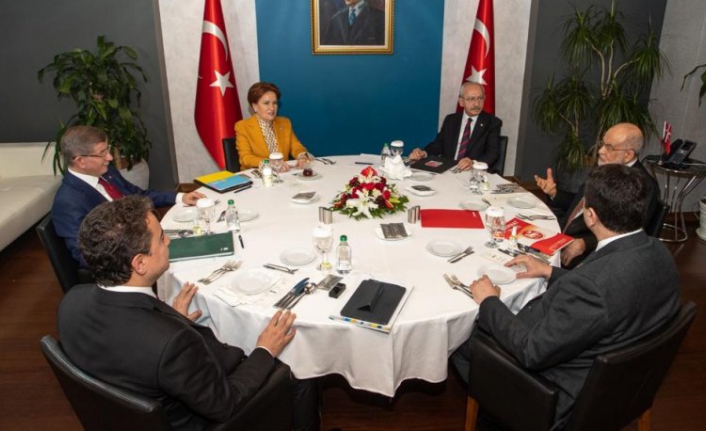 Son ankette altılı masanın karnesi ortaya çıktı: 'AKP seçmeni bile masanın dağılacağına inanmıyor'