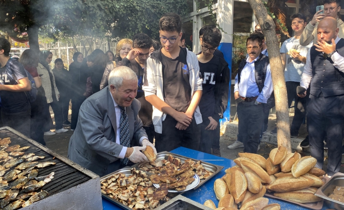 Kılçıksız palamutları yiyen bir daha yedi