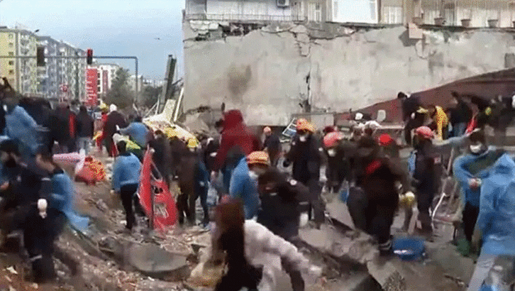 Kahramanmaraş'ta 7.6 büyüklüğünde bir deprem daha!