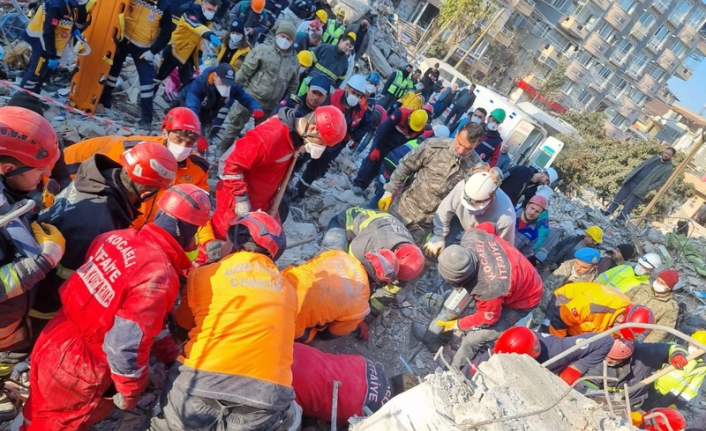 Naci Görür’den İstanbul depremi uyarısı! ‘10 şiddeti görülecek, o ilçeler etkilenecek!’