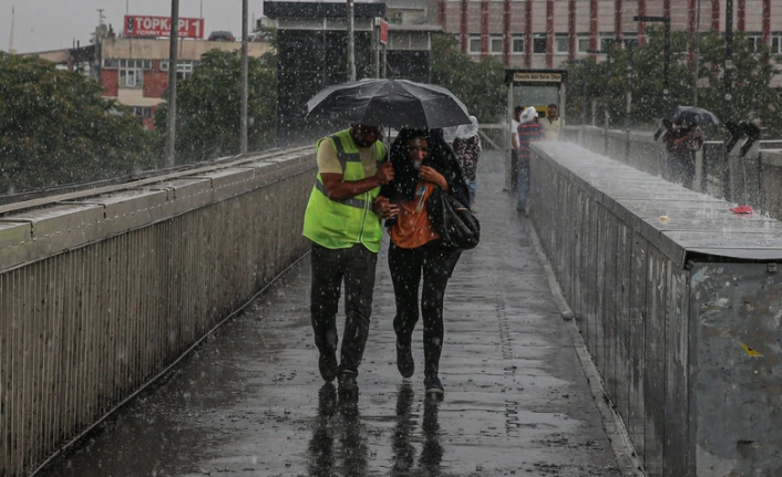 Soğuk hava geri dönüyor: Meteoroloji'den 81 ile kuvvetli yağış uyarısı