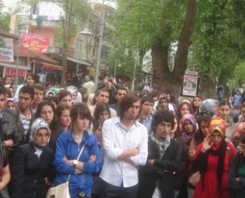 Üniversite öğrencilerinden atama protestosu