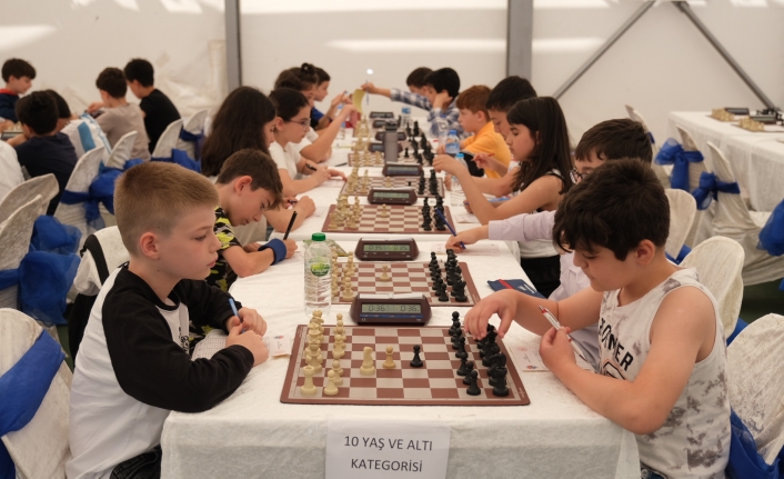 “Yaza Merhaba” satranç turnuvası ödül töreni gerçekleşti