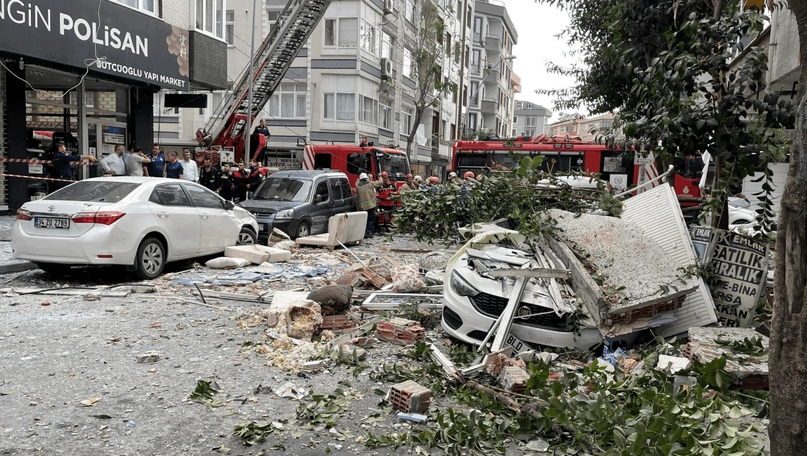 İstanbul'da bir apartman dairesinde patlama: 1 ölü 4 yaralı