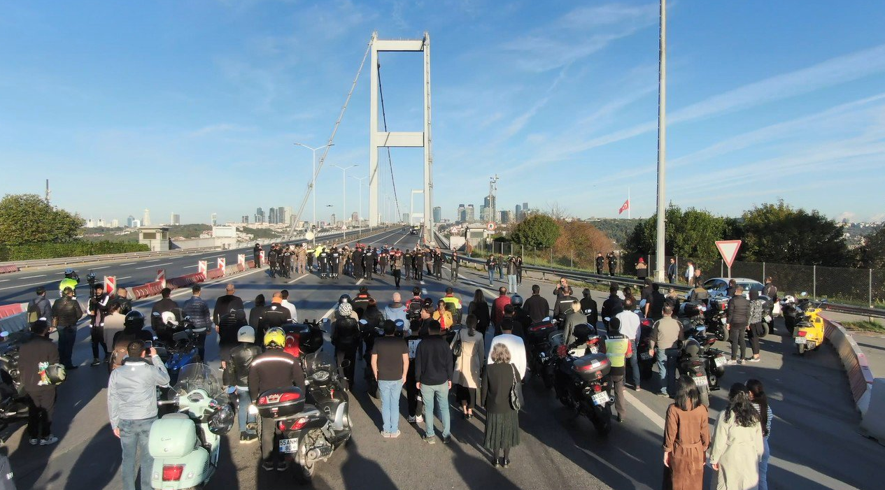 15 Temmuz Şehitler Köprüsü'nde 09.05'te hayat durdu...