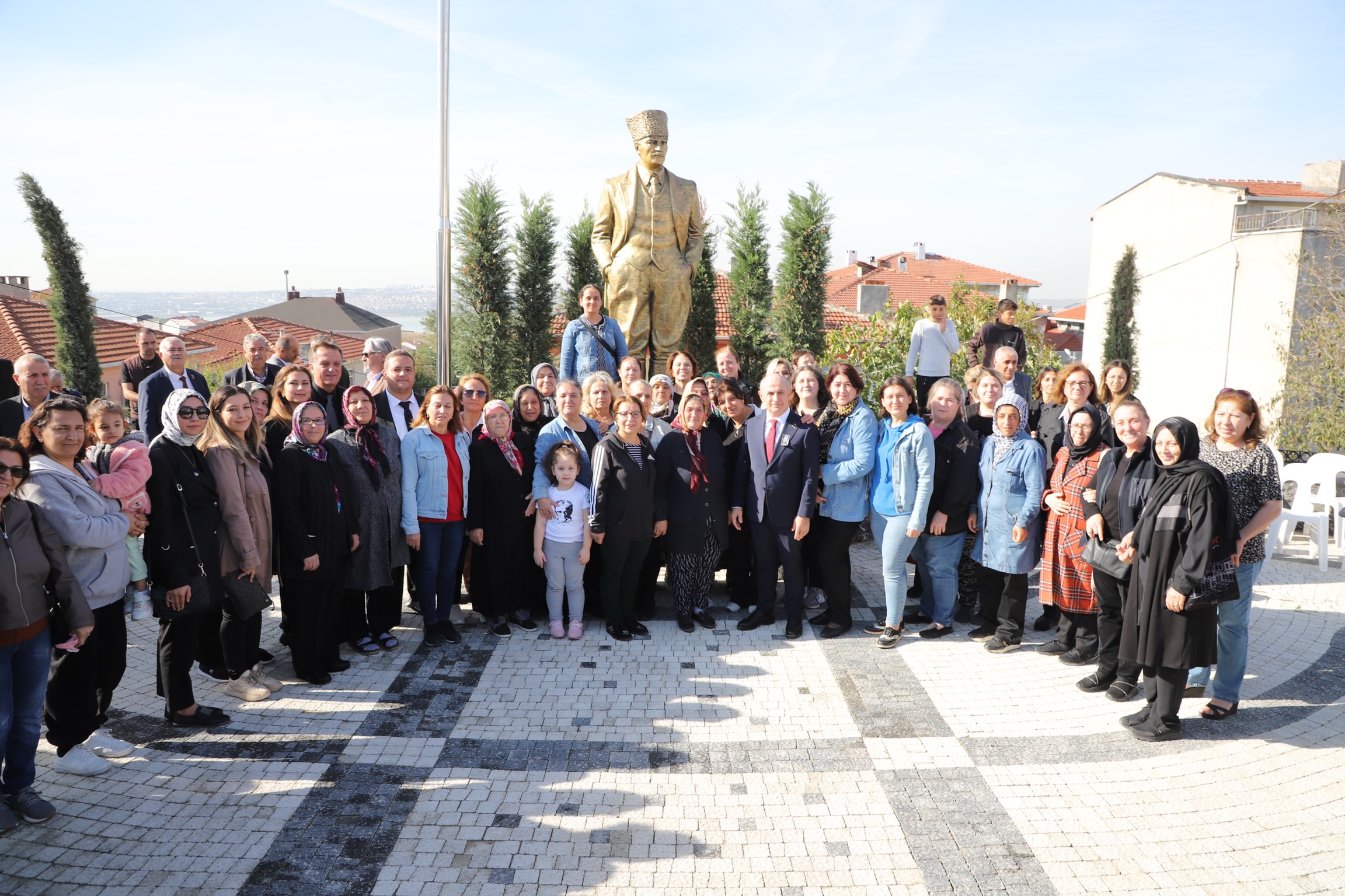 Atatürk’ün anılarında yer alan Çakmaklı da Atatürk Anıtı açıldı