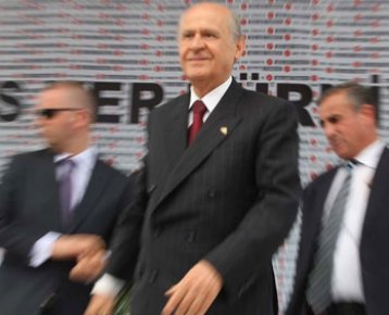 Bahçeli Erzincan'da Erdoğan'ı eleştirdi