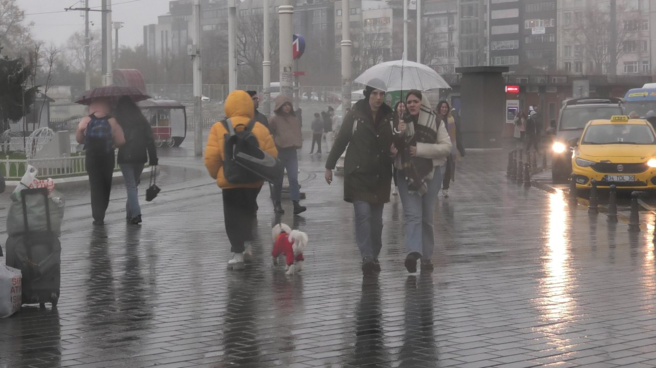 İstanbullular dikkat! Aralıksız 30 saat yağmur geliyor!