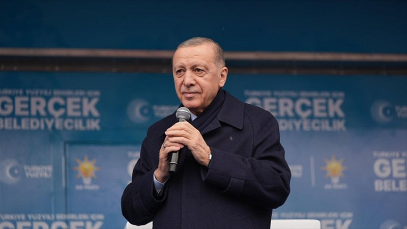 Erdoğan: Muhalefete bakıp da asla umutsuzluğa kapılmayın