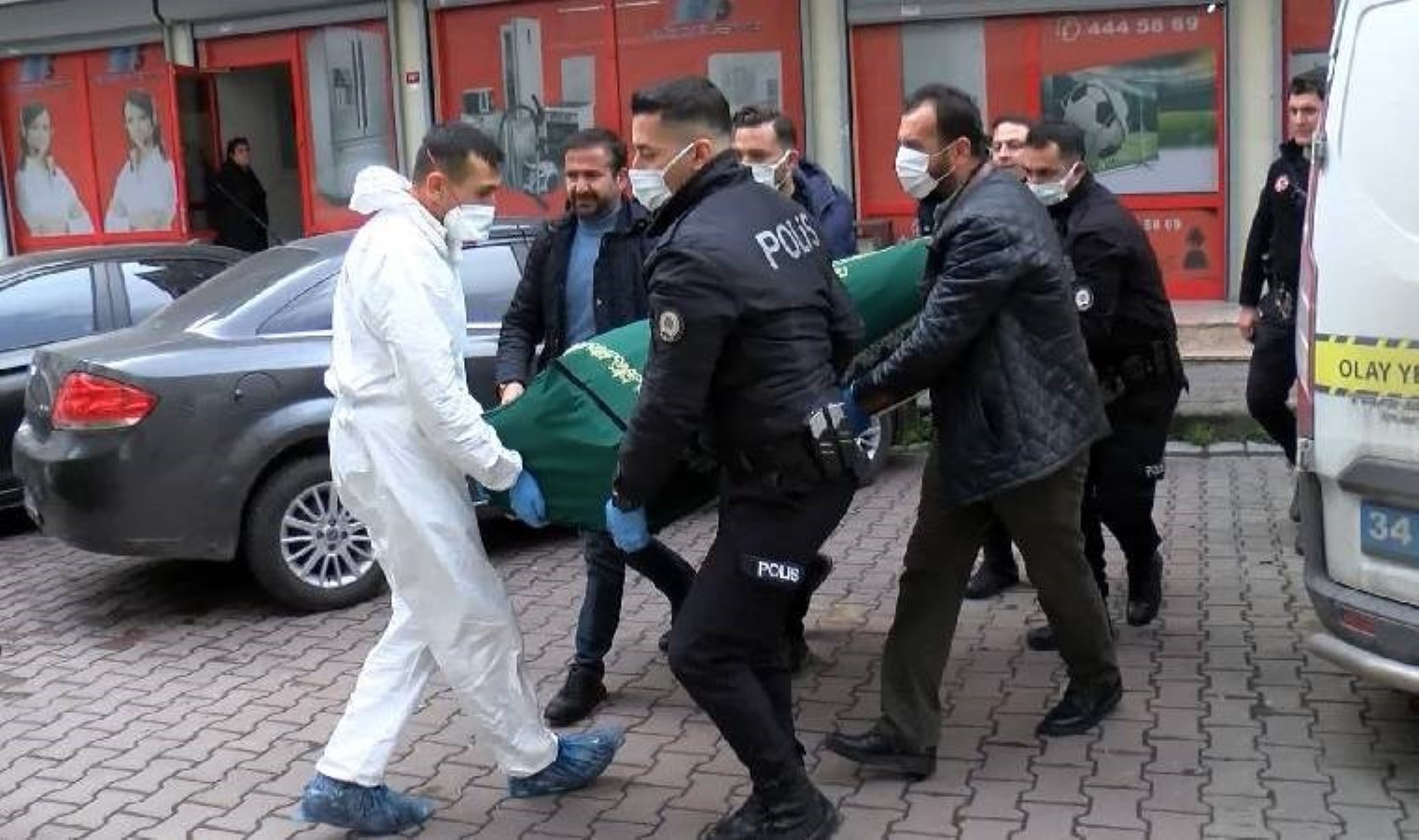 İstanbul'da vahşet: Yangın söndürüldü, elleri arkadan bağlanmış ceset bulundu