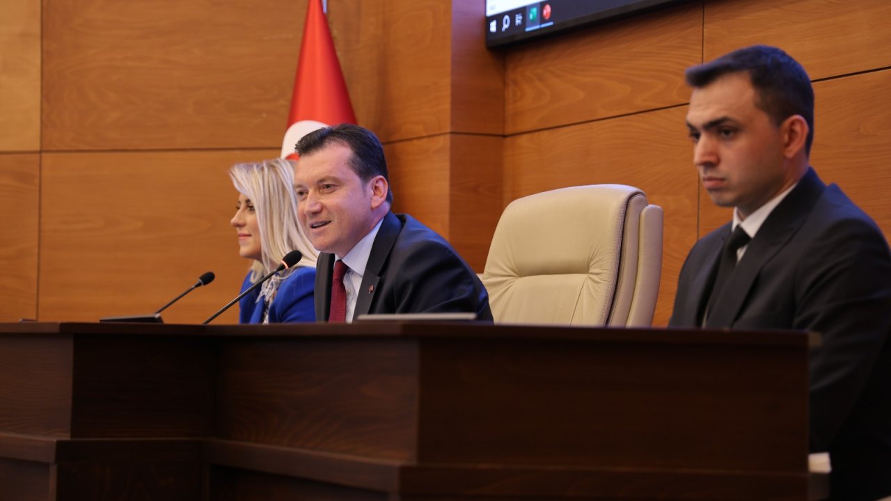 Başkan Balcıoğlu, yeni dönemin ilk Meclis oturumunu yönetti