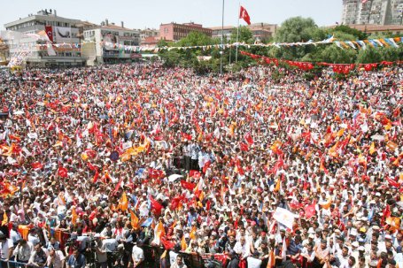 GÜNÜN FOTOĞRAFI.... YURDUM İNSANI ve SÜRÜ PSİKOLOJİSİ: