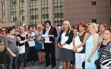 CHP İSTANBUL KADIN KOLLARI KADIN CİNAYETLERİNİ PROTESTO ETTİ!