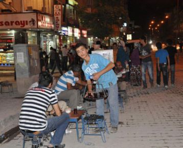 Hakkari'de ramazan geceleri cıvıl cıvıl