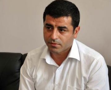 Demirtaş'tan bayrak yorumu